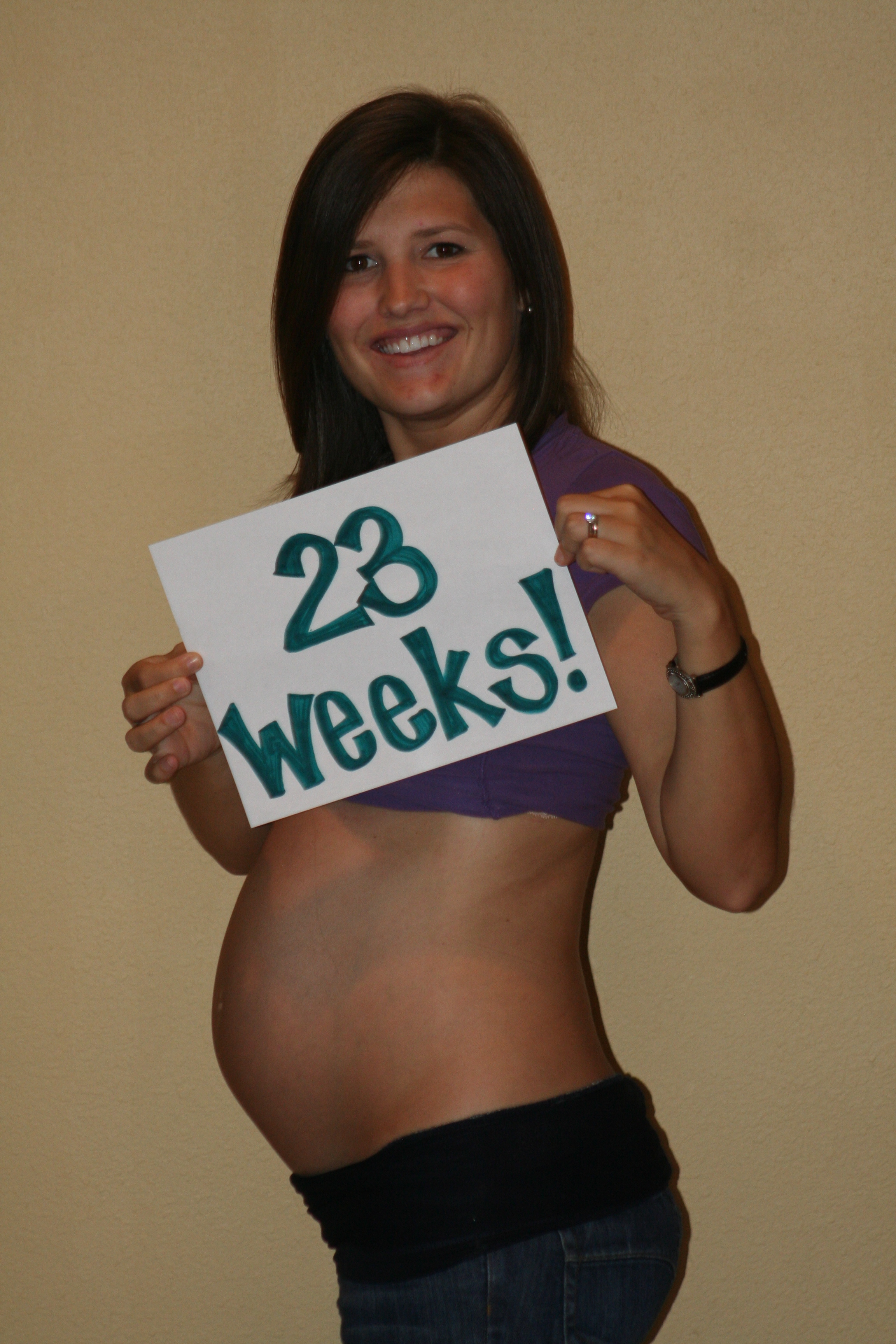 23 неделя беременности вес