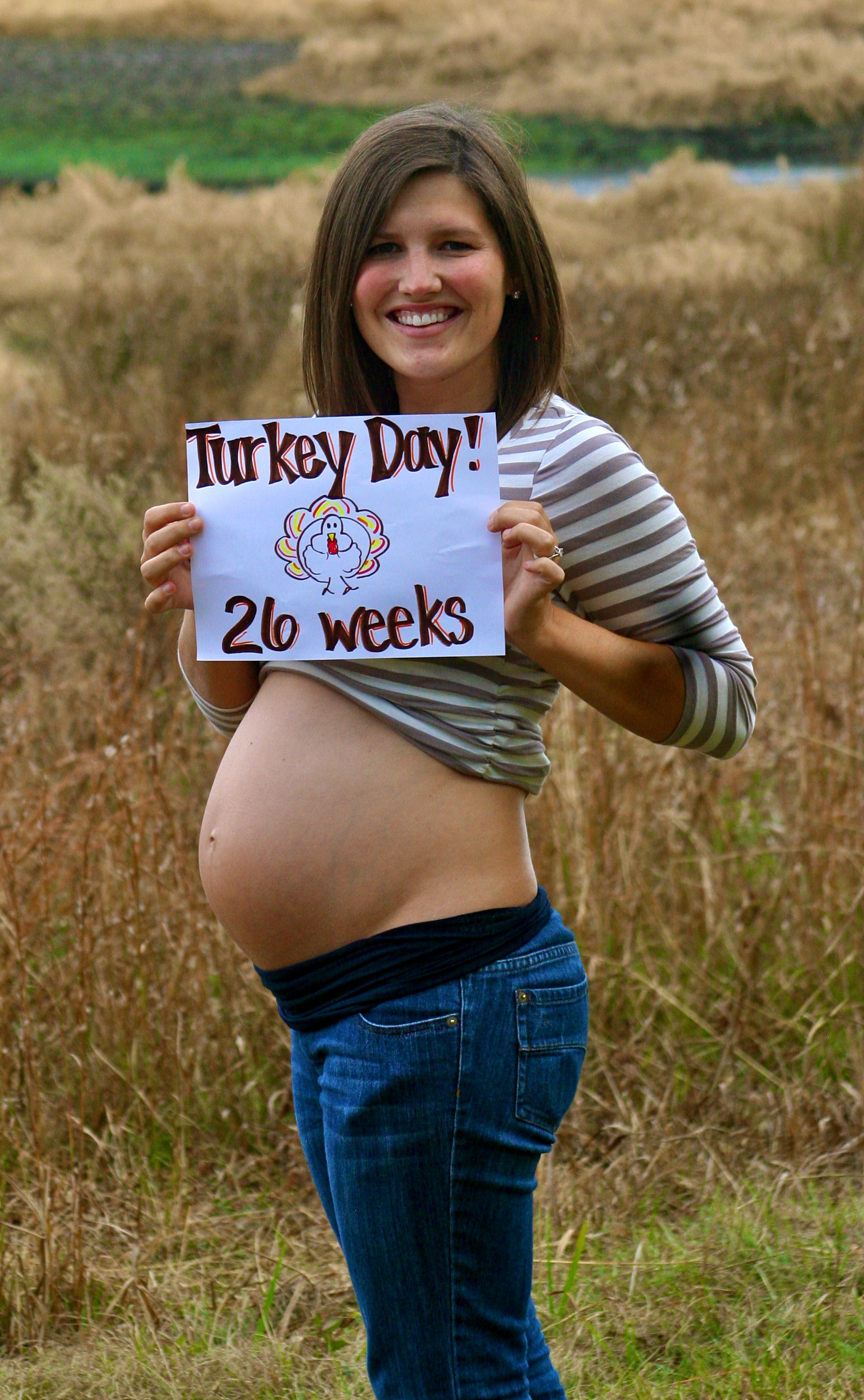 26 неделя июня. Живот на 26 неделе. Фотосессия для беременных 26 неделя. Pregnant Maternity week. 26 Weeks Bump.